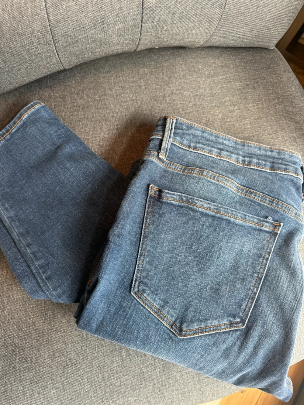 Old Navy Rockstar Mid-Rise Skinny Jeans Distressed | Size 12 - Picture 2 of 4